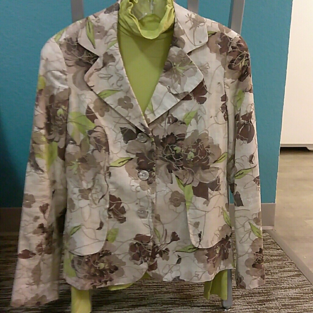 Colwater Creek Blazer abd Vakeru